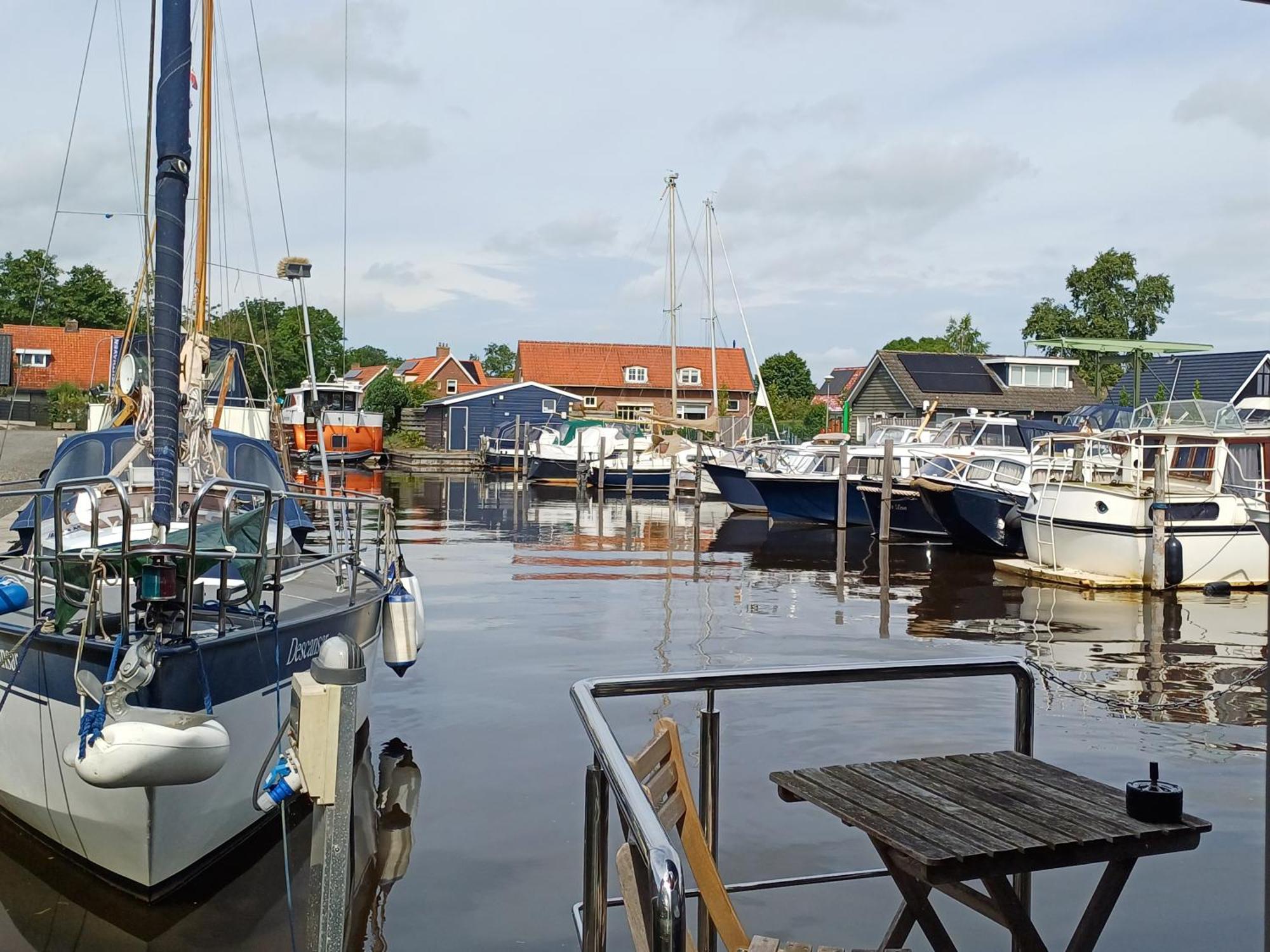 Hotel Bed-On-A-Boat Giethoorn Esterno foto